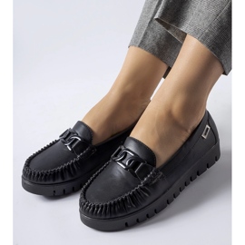 Mocassins pretos com fivela de cunha 1 Mocassins pretos com fivela de cunha 1