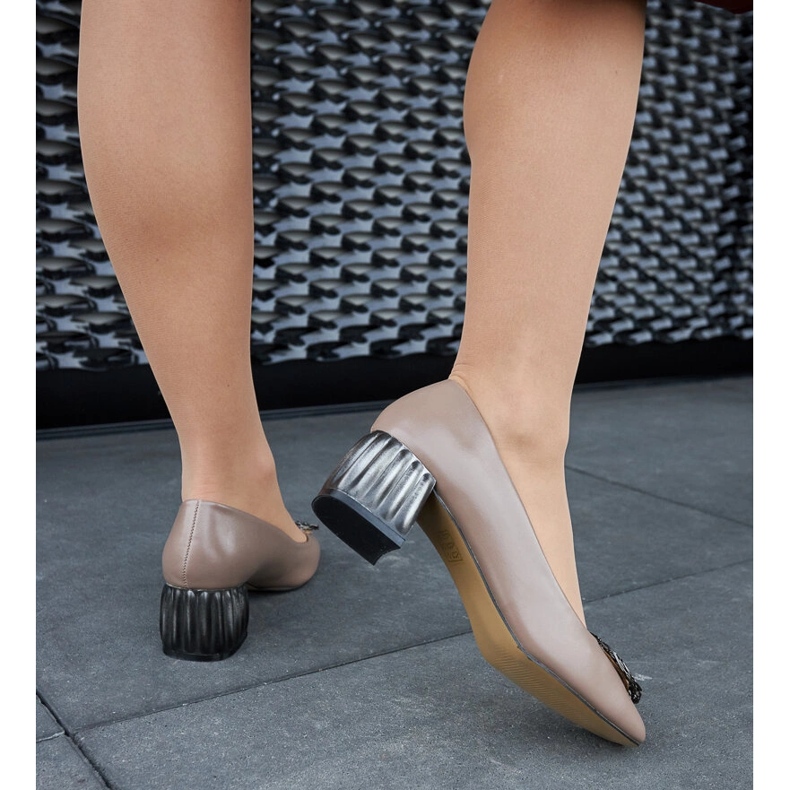 Sapatos marrons com bico quadrado marrom 1