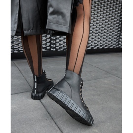 Tênis longo de couro preto Carassai 1