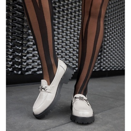 Mocassins cinza envernizados com strass 1 Mocassins cinza envernizados com strass 1