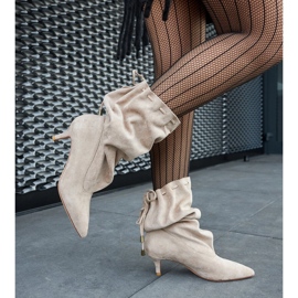 Botas baixas de camurça bege em camurça ecológica 1