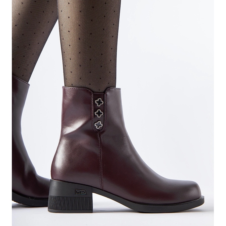 Botins com isolamento Borgonha e zircões Insignia vermelho 1