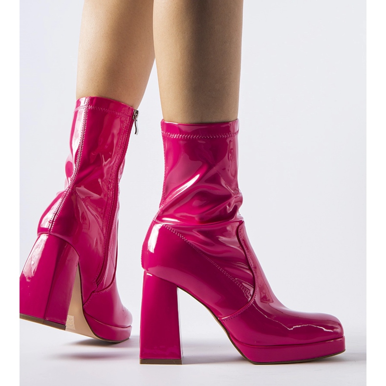 Botins rosa envernizados da Joalic 1
