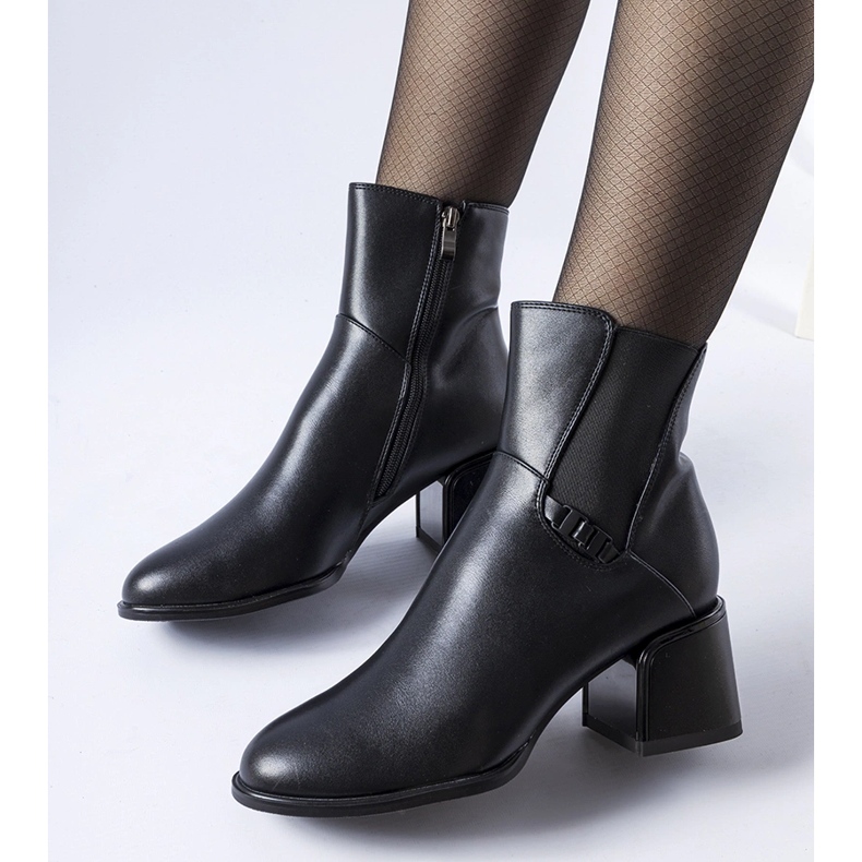 Botins Collobiano com isolamento preto 1 Botins Collobiano com isolamento preto 1