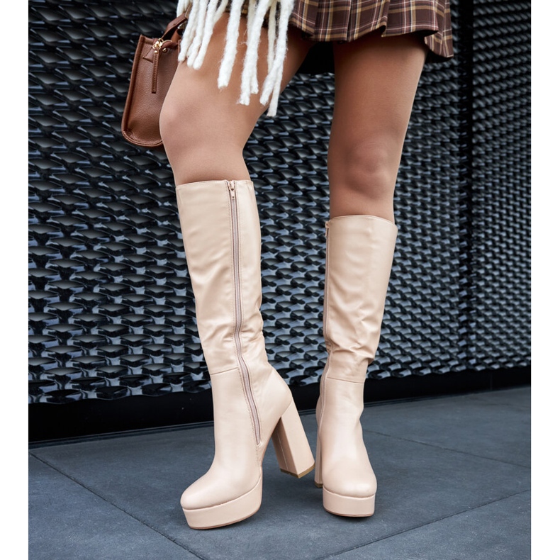 Botas bege com plataforma e salto da Zoccorino 2 Botas bege com plataforma e salto da Zoccorino 2