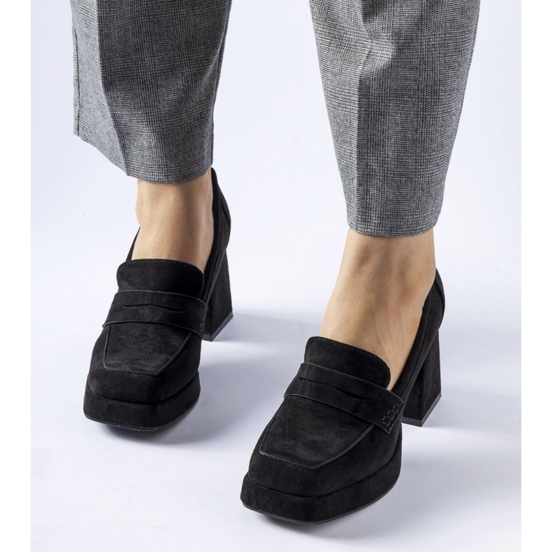 Sapatos Solaine pretos de salto alto 1