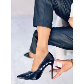 Bombas em um salto agulha Lone Black preto 1