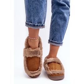 Chinelos femininos de camelo Sailey com pele castanho 2