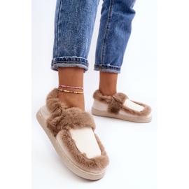 Chinelos femininos com pelo Bege Sailey 2