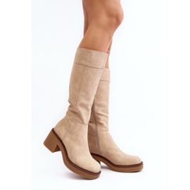 Sergio Leone Botas femininas bege isoladas com salto enorme da Calvisa 1