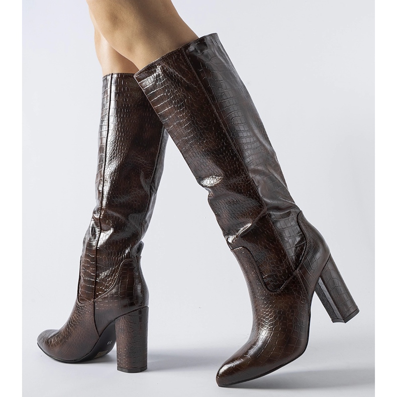 Botas marrons com relevo Facino no calcanhar marrom 1