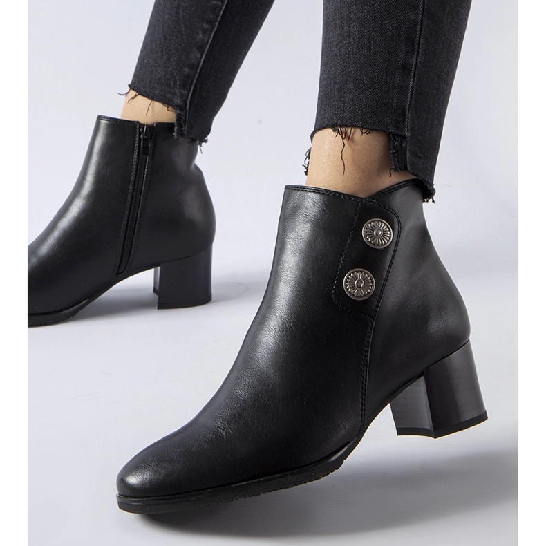 Botas pretas com isolamento e salto baixo da Guido preto 1 Botas pretas com isolamento e salto baixo da Guido preto 1