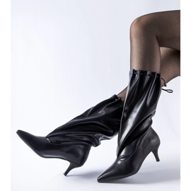 Botas pretas com salto baixo da Deserres preto 1