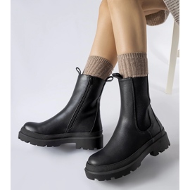 Botins pretos Bethesda ligeiramente isolados 1