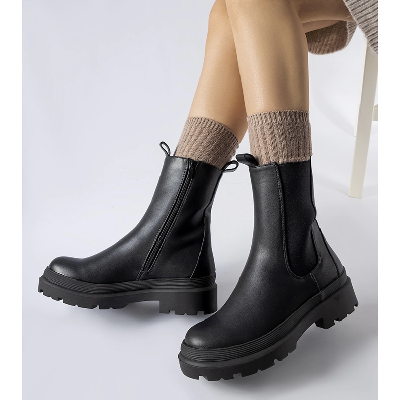 Botins pretos Bethesda ligeiramente isolados 1