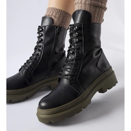 Tênis preto com sola Quennie colorida 1