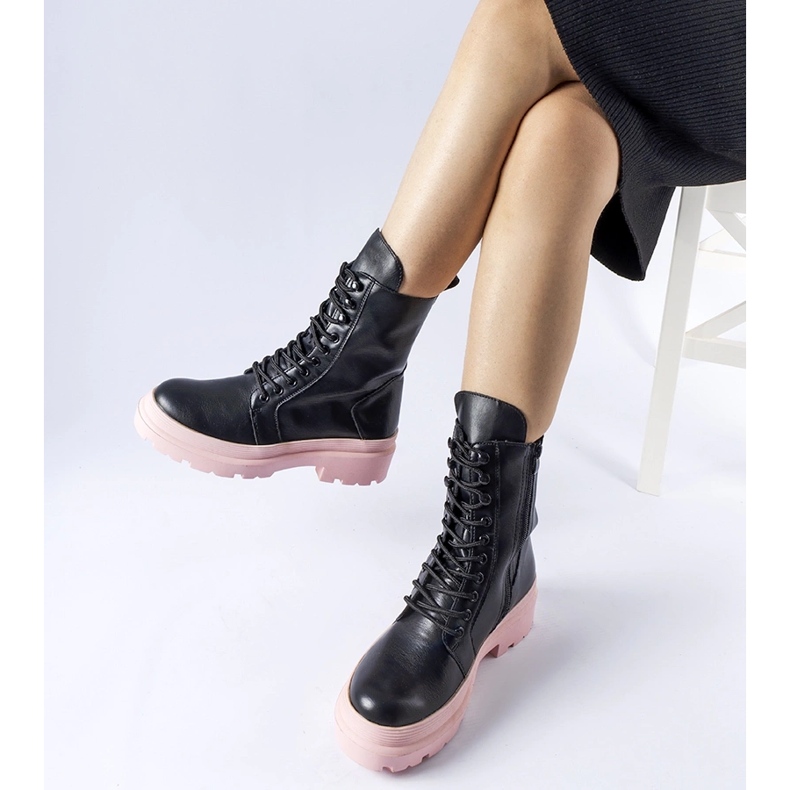 Tênis preto com sola Quennie colorida 1 Tênis preto com sola Quennie colorida 1