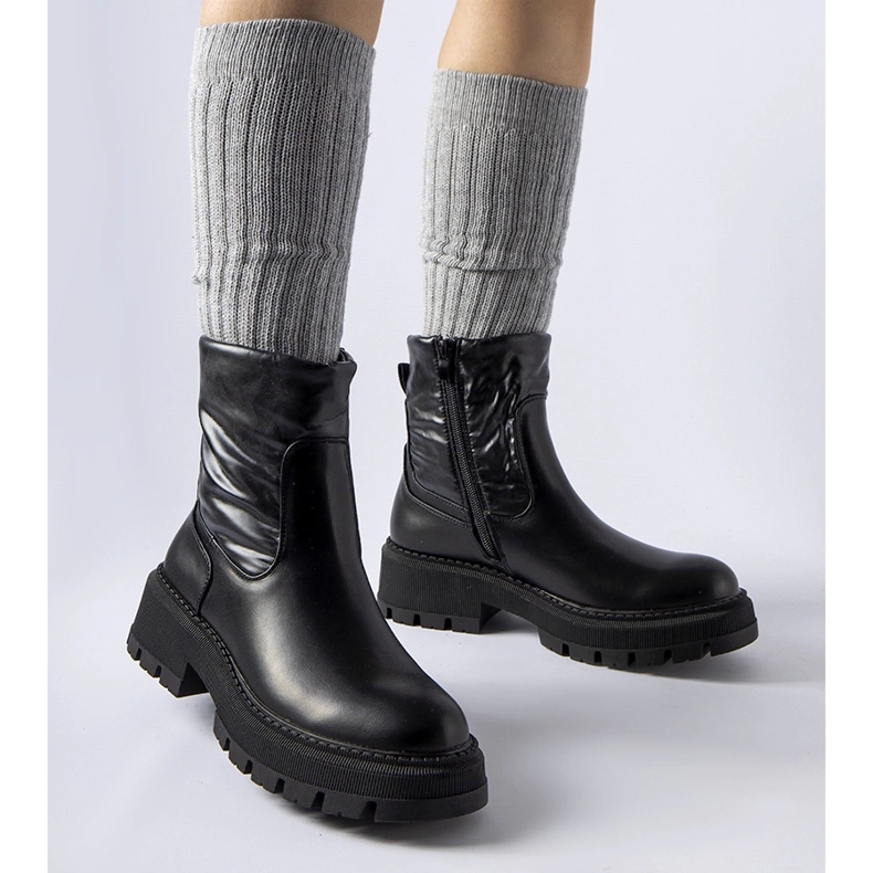 Botins pretos com parte superior decorativa da Garrett 1