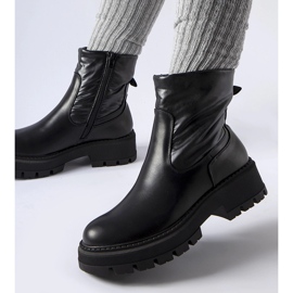 Botins pretos com parte superior decorativa da Garrett 2