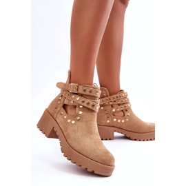 Botas femininas de camurça Bella com tachas decorativas bege 5
