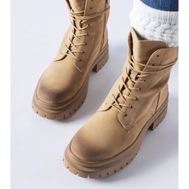 Botas bege com biqueira gasta da Vadnais 1