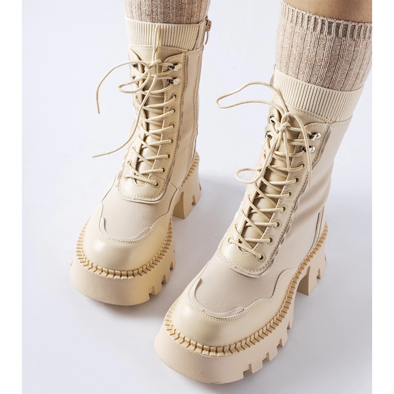 Sapatos de trabalho bege com sola Olona enorme 2