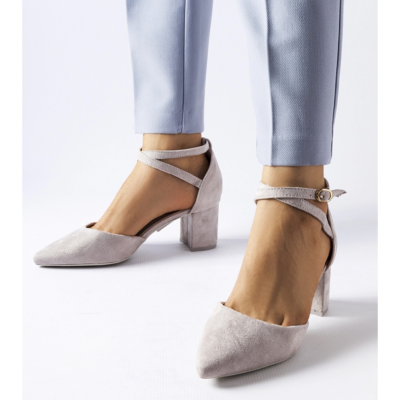 Sapatos cinza de salto baixo da Florina 1
