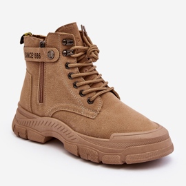 Botins femininos em camurça isolada bege Jailina 1