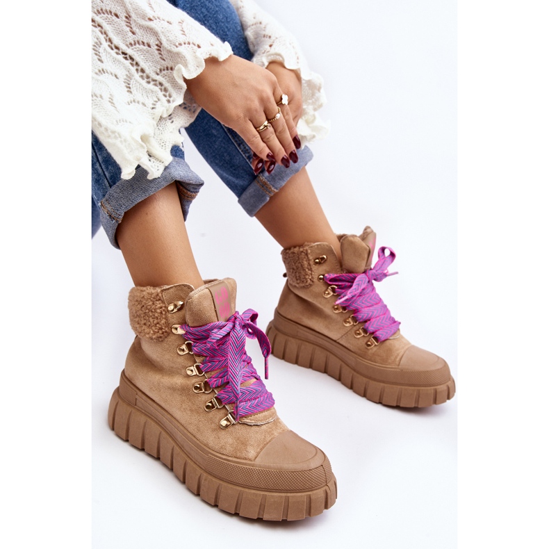 Botas Trapper isoladas Ralotta marrons com sola grossa castanho 1