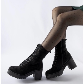 Botas pretas com isolamento e salto baixo da Cotti preto 1 Botas pretas com isolamento e salto baixo da Cotti preto 1