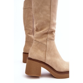 Sergio Leone Botas femininas bege isoladas com salto enorme da Calvisa 2