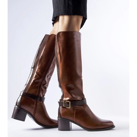 Botas marrons com fivela decorativa Ernest castanho 1