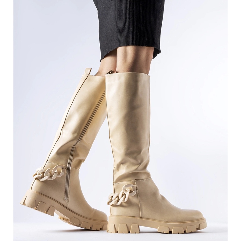 Botas rasteiras bege com corrente Armand 1