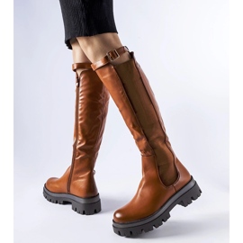 Botas marrons maciças decoradas com cinto Stuart marrom 1