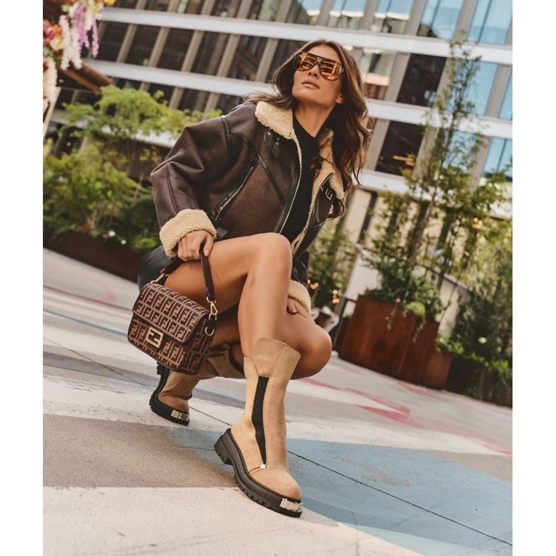 Botas baixas isoladas em camurça bege Palimra 1