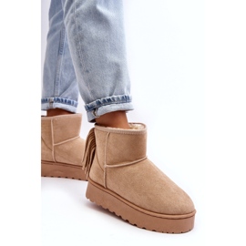 Botas de neve femininas em uma plataforma enorme com bege com franjas 4