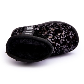 Botas de neve das meninas isoladas com lantejoulas pretas preto 2