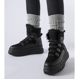 Botins pretos com sola Cervantes maciça 1 Botins pretos com sola Cervantes maciça 1