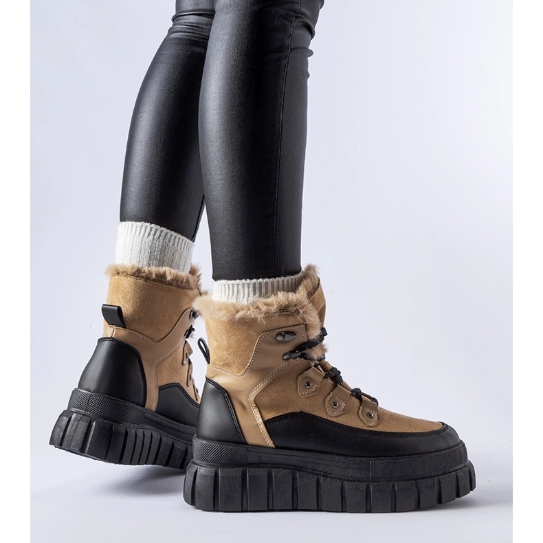 Botins bege com sola Cervantes maciça 1