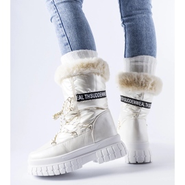 Botas de neve com isolamento bege e inscrição Giorgio 1