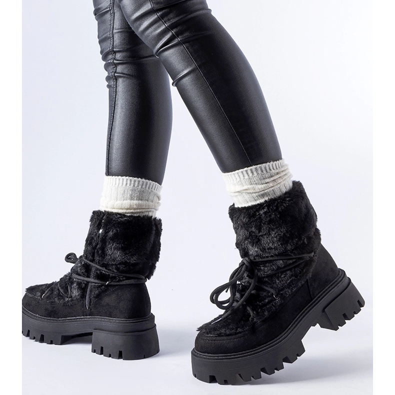 Botins pretos com pele decorativa da Frediano 1