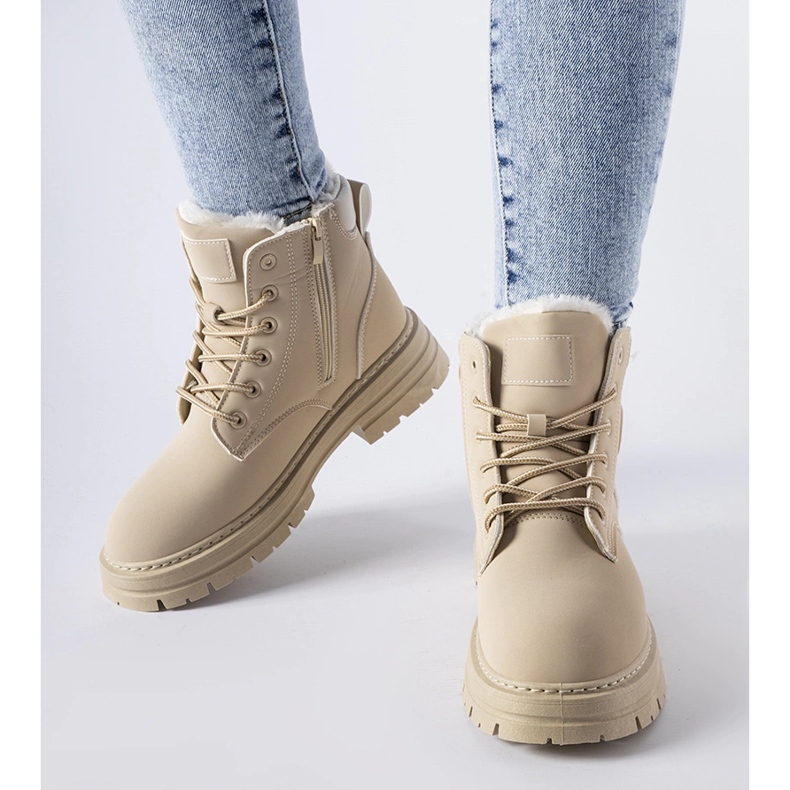 Trabalhadores Deville com isolamento bege 1