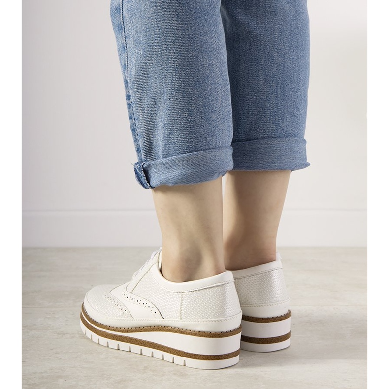 Sapatos prateados deslizantes com tachas GF-FD9 branco 1