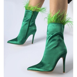 Botins verdes decorados com penas Selvena 1