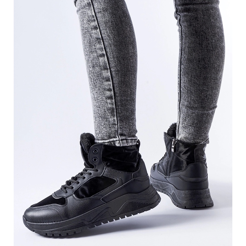 Tênis alto Malles com isolamento preto 1