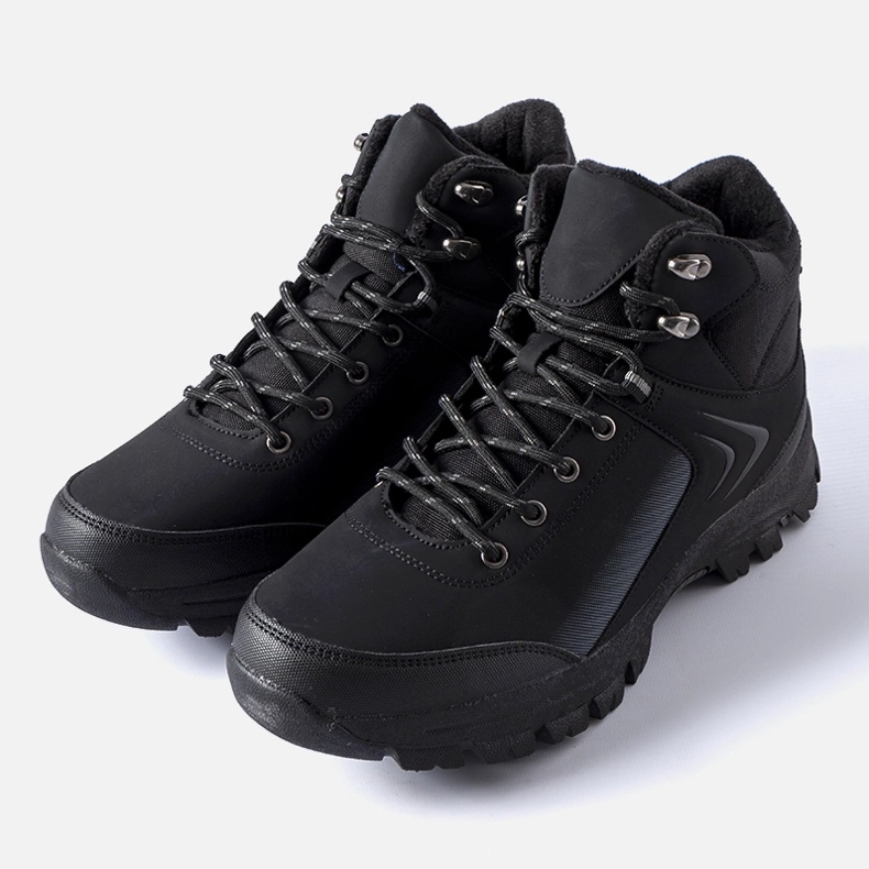 Botas pretas isoladas no estilo trekking Mers preto 1