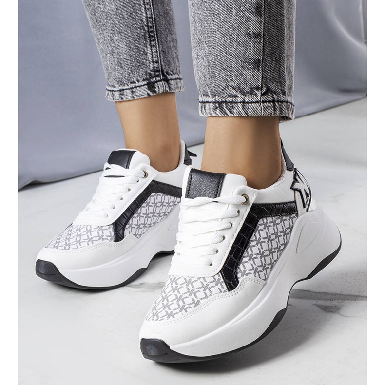 Margie tênis preto com monograma branco 1