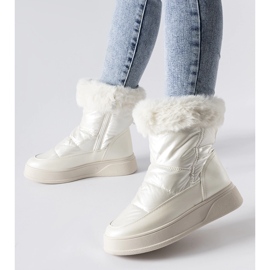 Botas de neve com isolamento branco e pele da Oliver 2
