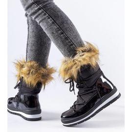 Botas de neve pretas envernizadas com pele de arco preto 1