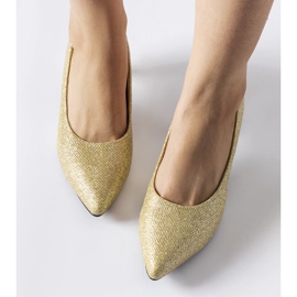 Sapatos baixos de brocado dourado Pescara 1